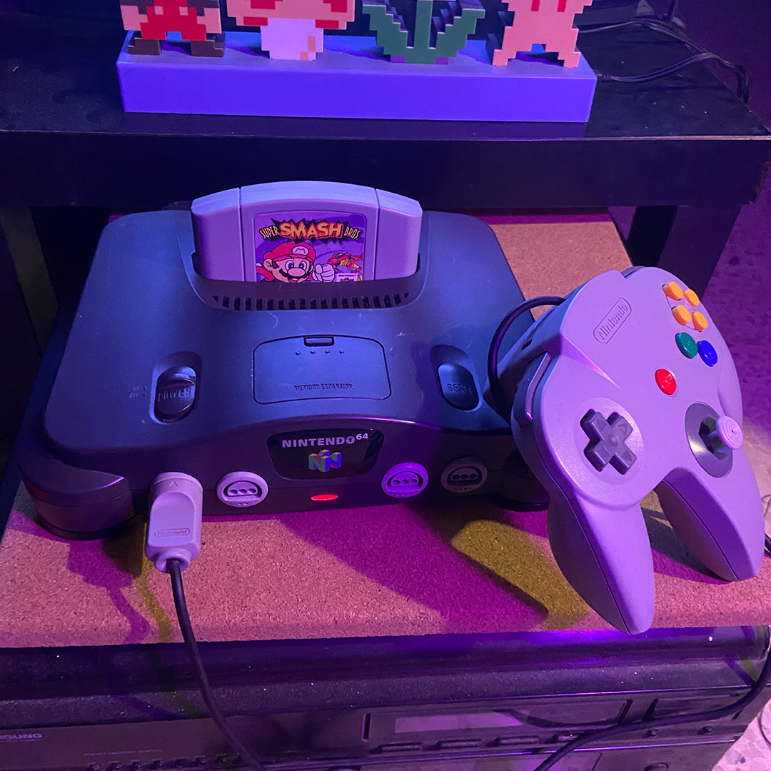 Vintage Nintendo 64 (1996) NUS-001