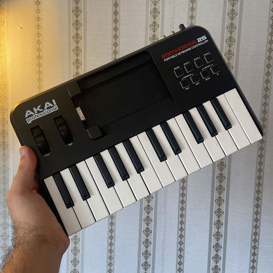 AKAI Professional SynthStation 25 Midi Keyboard