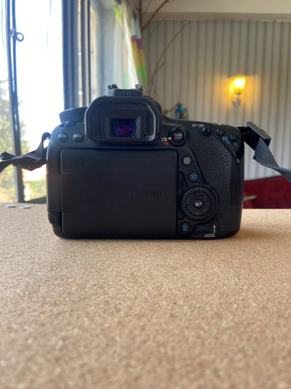 Canon EOD 80D Body + battery + charger (USED IN GREAT CONDITION)