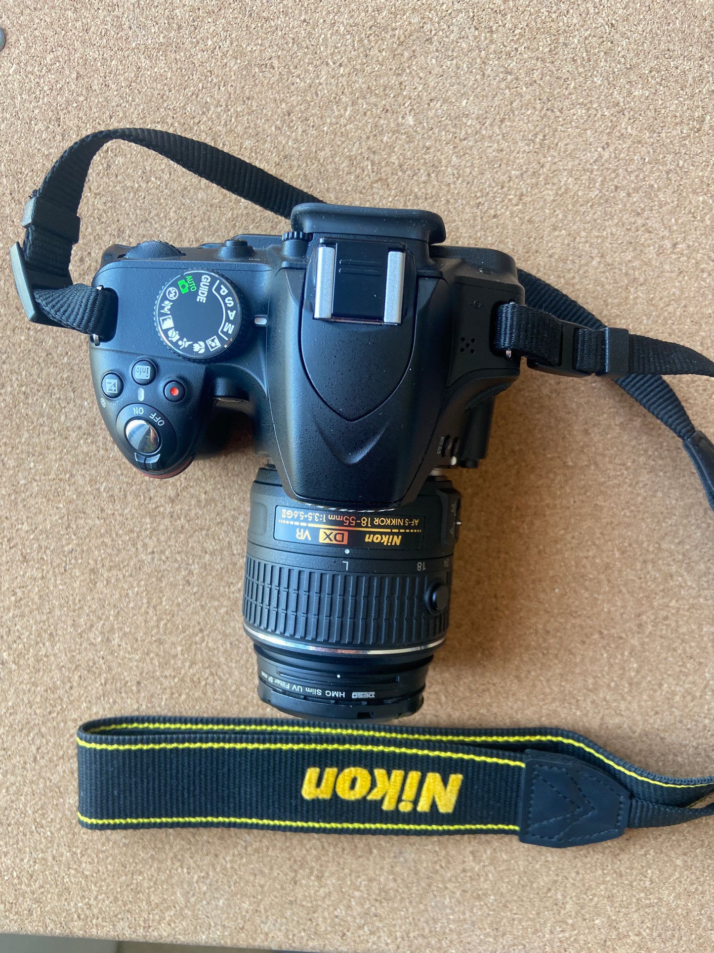 NIKON D3200 + 2 BATTERIES + CHARGER (USED IN GREAT CONDITION)