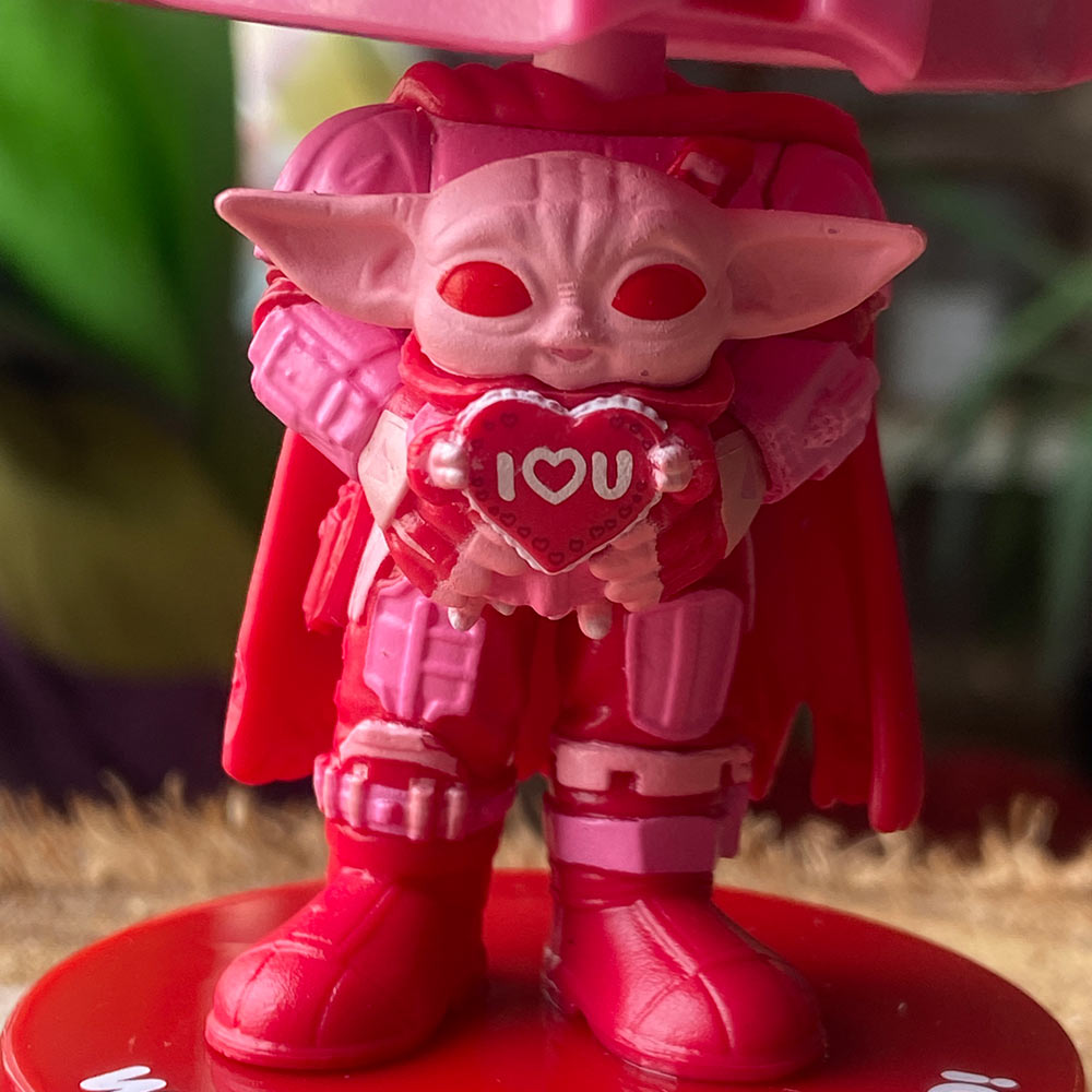 Funko POP! Star Wars Valentine The Mandalorian with Grogu #498